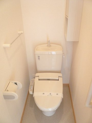 ルミエール　タカオのトイレ|落ち着いたトイレです