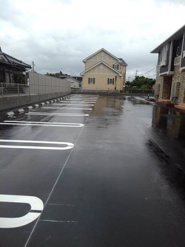 フロレゾンの駐車場|駐車場に車を止められます