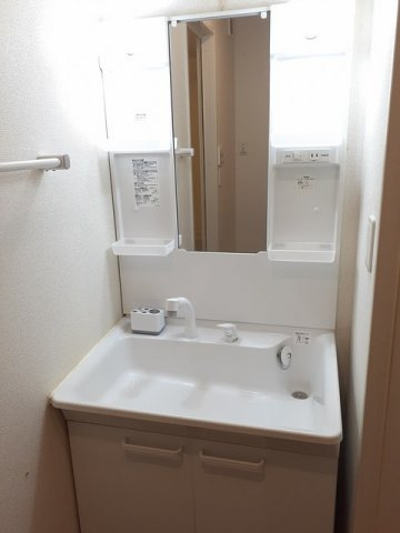 ノースパークＡの洗面所|広い洗面スペース