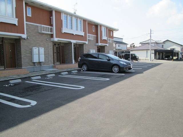 クレメント　ブリーズ　Ⅱの駐車場|駐車場完備です