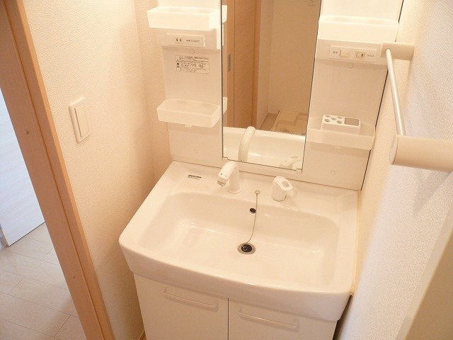 ブリアン・トレーズの洗面所|使いやすい洗面所です