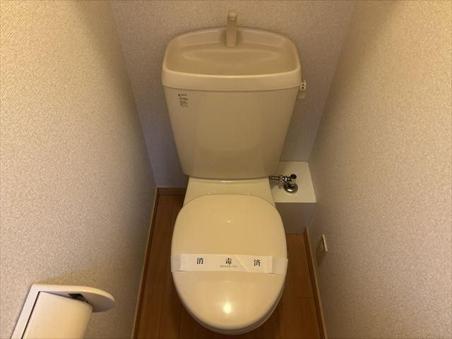 クリサンスマムⅡのトイレ|ゆったりとした空間のトイレです
