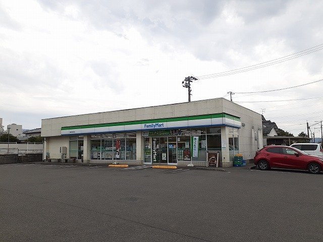 プラシード・カーサ　Ａの周辺|ファミリーマート都城市役所前店まで700m