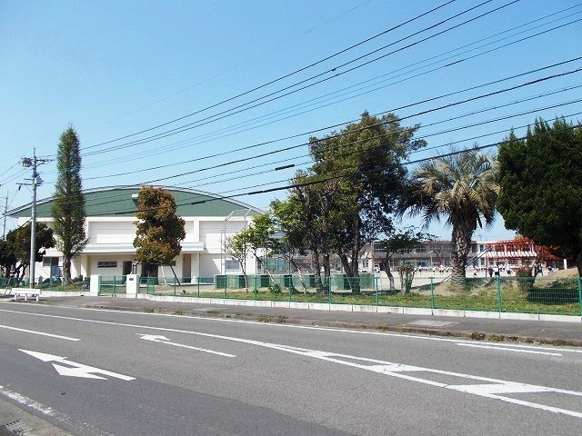 Ｓｈｅ’ｓ・ｐｅｐｅの周辺|上長飯小学校まで300m