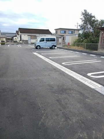 トランブルー早水の駐車場|カースペースがあります