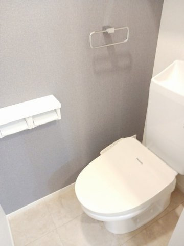 トランブルー早水のトイレ|落ち着いた色調のトイレです