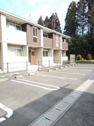 ポンポン・アジュールの駐車場|カースペースがあります