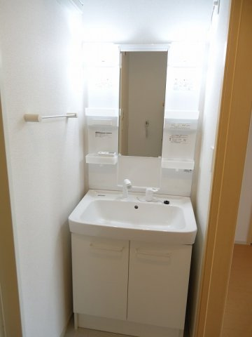 ハッピーメゾン　Ⅲの洗面所|脱衣スペースもあります