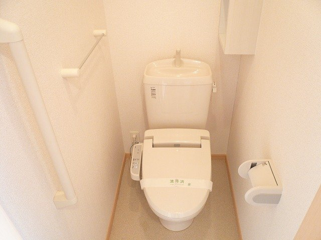 ロング　シーダー　Ｄのトイレ|落ち着いた色調のトイレです