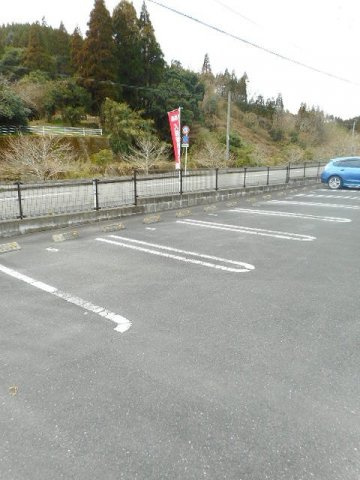 サンリット・スクエアの駐車場|駐車場に車を止められます