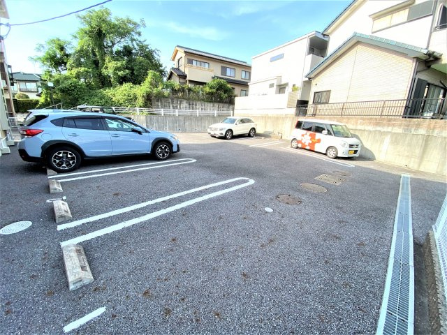 プリムラプレッソⅡの駐車場