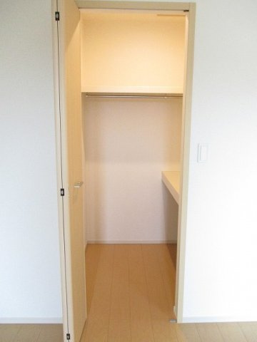セレーナ潤　Ⅱの収納|こまごまとしたものを収納できそうですね