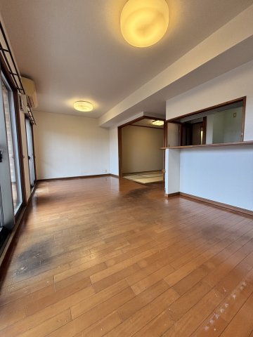 サントノーレ高松中央弐番館の居間・リビング