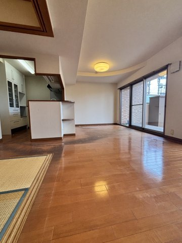 サントノーレ高松中央弐番館の居間・リビング