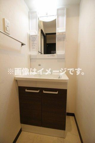 （仮称）都城市中町マンションの独立洗面台|独立洗面台あり、毎朝おしゃれに忙しい女性の方におすすめです