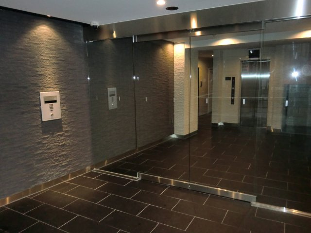 メイクスデザイン住吉アジールコートのエントランス
