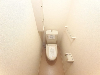 【トイレ】 | メゾン・ヌーブ | 落ち着いた色調のトイレです