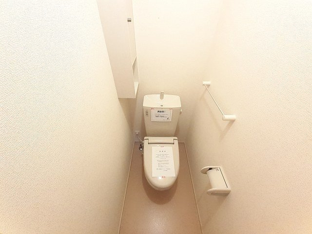 【トイレ】 | メゾン・ヌーブ | 落ち着いた色調のトイレです