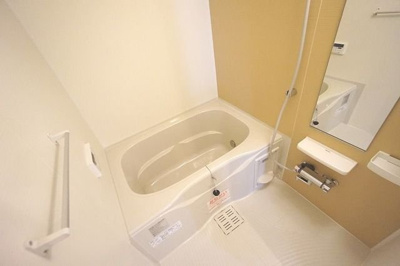 【浴室】 | ラ・メゾンカプリス | 日々の疲れを癒すお風呂付です