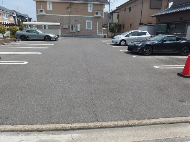 エスパース彩華Ｂの駐車場