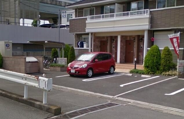 ローズパーク弐番館の駐車場