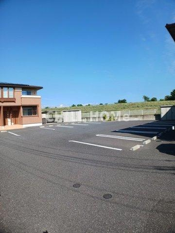 イリーデⅠの駐車場|当社、チルホームのHPもご覧ください(^^)/物件情報多数♪