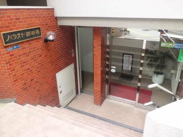 パラスト新板橋のエントランス
