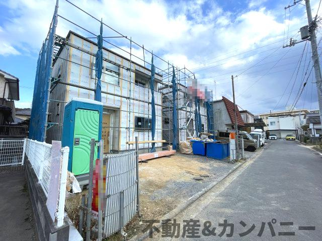 別府町新築戸建の前面道路含む現地写真|コンビニまで徒歩5分で行けます！