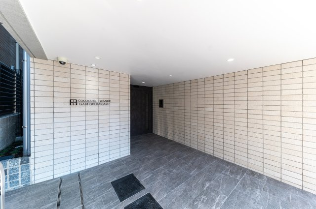 COCOCUBE GRANDE 学芸大学のエントランス