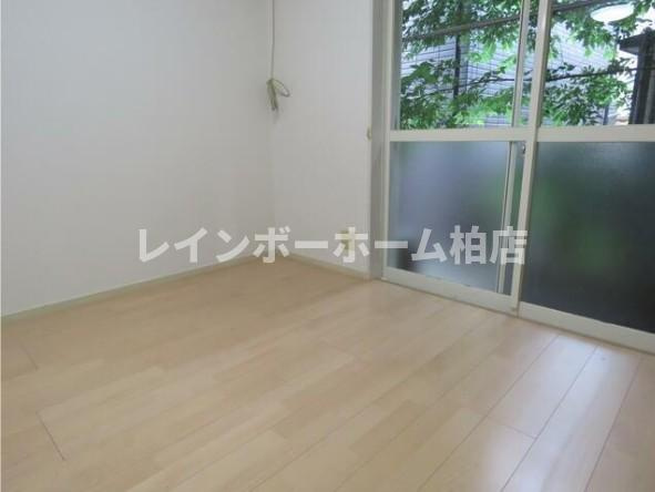 特典：仲介手数料が無料です!!の居間・リビング