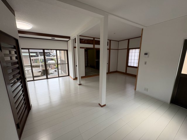 【居間・リビング】 | 沼津市岡宮　中古戸建