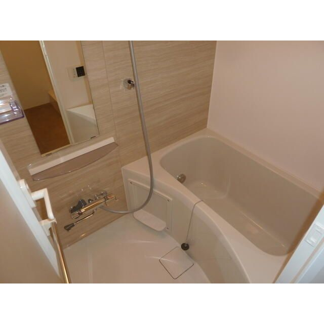 LEGALAND三軒茶屋の浴室