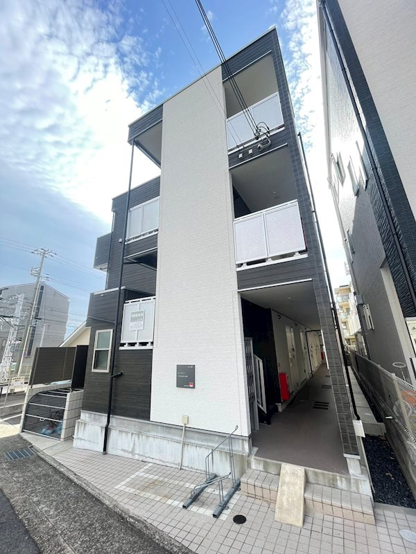 リブリ・オズヴィーク六甲の外観