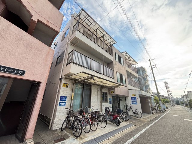 柳生マンションの外観