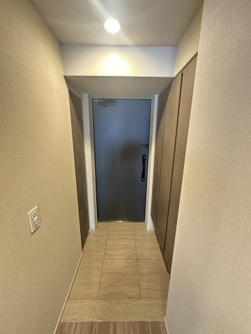 SK RESIDENCES SHINSAIBASHI (旧 SK RESIDENCE)の玄関