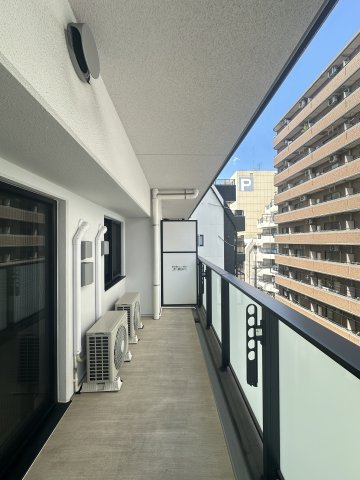 SK RESIDENCES SHINSAIBASHI (旧 SK RESIDENCE)のバルコニー