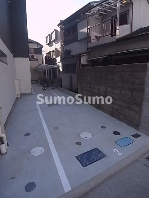 ロータスコートⅣの駐車場
