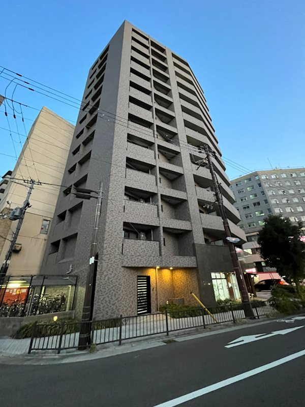 リーガル岡崎橋の外観