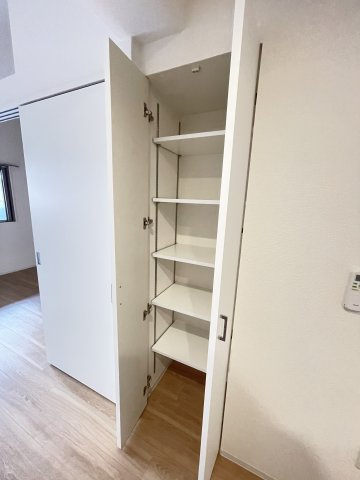 セレニテ神戸駅前アリエの収納