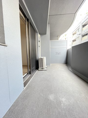 セレニテ神戸駅前アリエのバルコニー