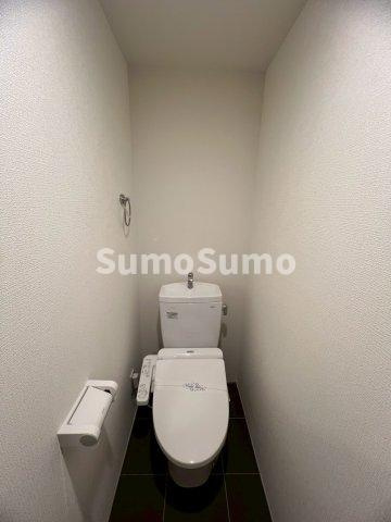 OAK VILLA SOU目黒のトイレ|落ち着いた色調のトイレです