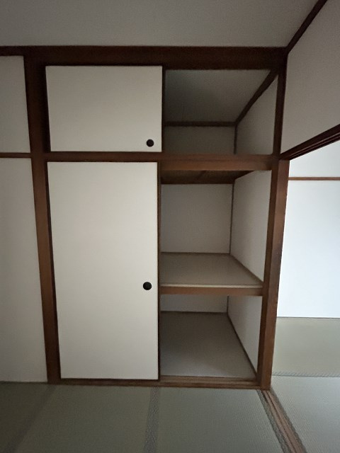 日興マンションの収納