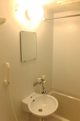 【洗面所】 | グランデームケイ | 浴室は、バストイレ別のユニットタイプで浴室換気乾燥機完備です。