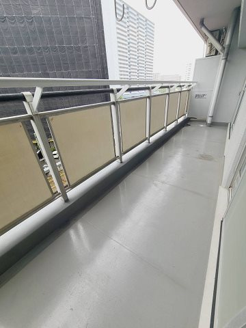 UR武庫川 12号棟のバルコニー