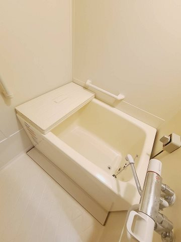 UR武庫川 12号棟の浴室