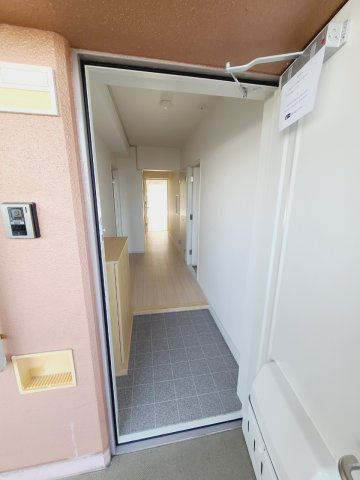 UR武庫川 27号棟の玄関