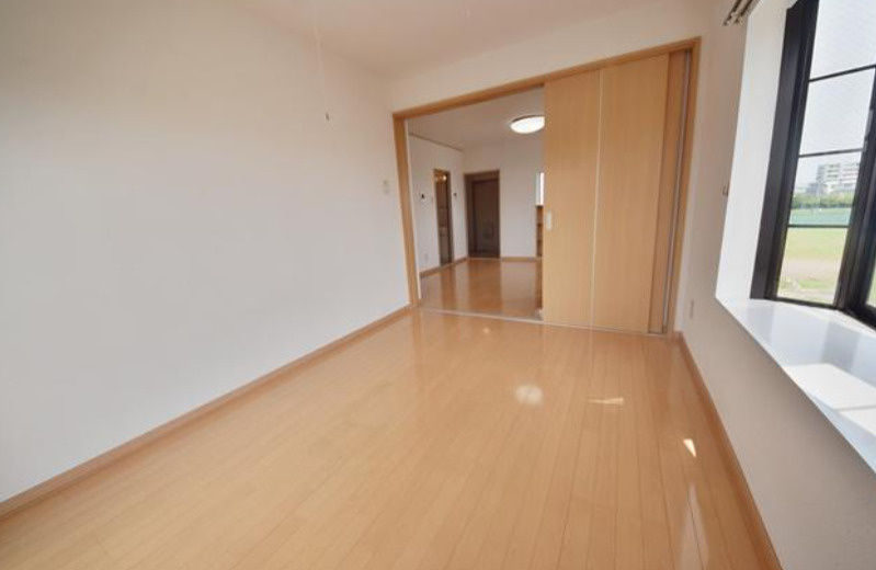 日野市万願寺６丁目の賃貸マンションの居間・リビング|※別号室参考写真です