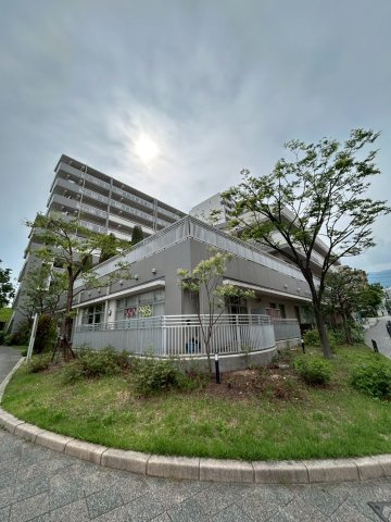 ＵＲＫＯＢＥ・岡本4号棟の外観