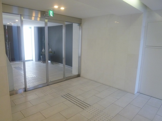 KDXレジデンス舟入幸町のロビー