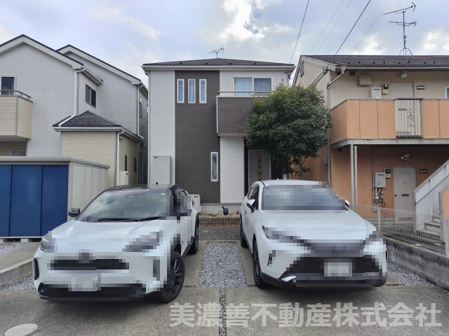 ６７３０２　大垣市新長松2丁目中古戸建て